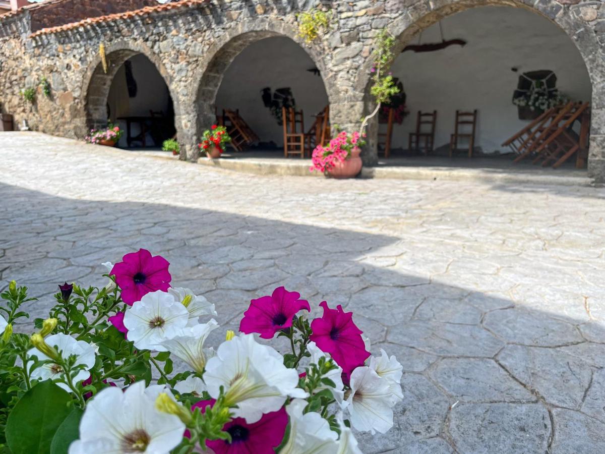 Hostal Sa Mola Bonarcado Exterior foto